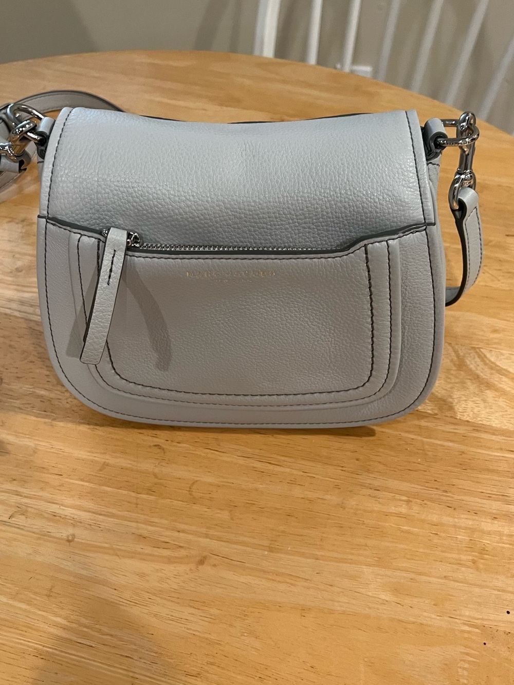 Marc Jacob’s Light Gray Leather Crossbody Bag - K